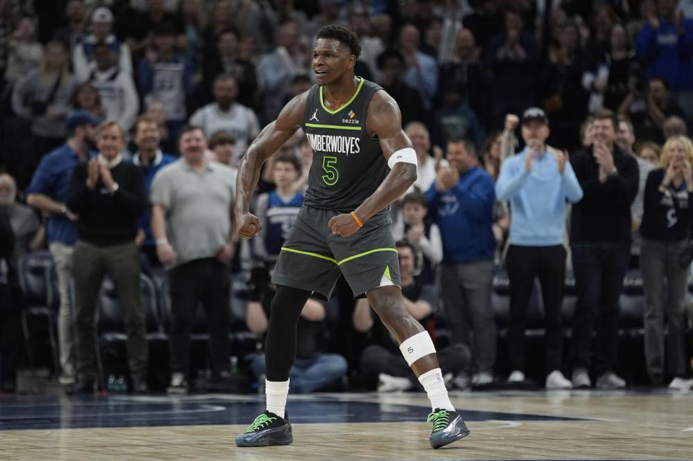 继伟与娇妻 继伟与娇妻